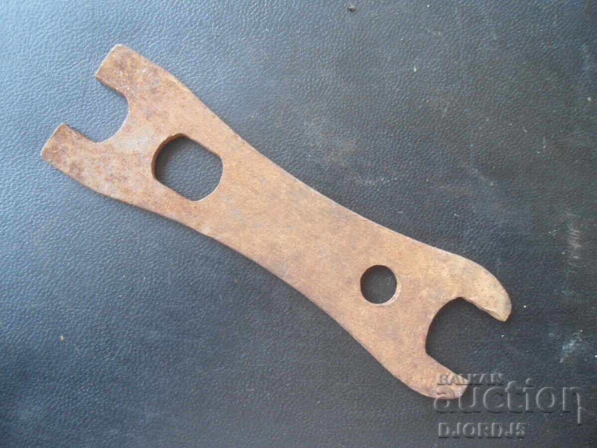 Cheie veche cu preț € 1.00 | 1.96 BGN Cheie veche cu preț € 1.00 | 1.96 BGN