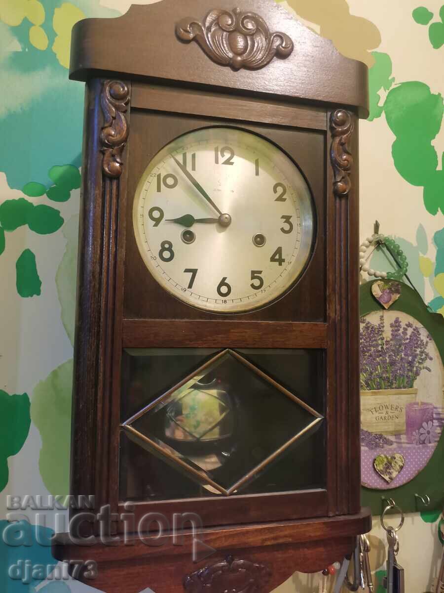 Πωλείται αυθεντικό γερμανικό ρολόι τοίχου Junghans