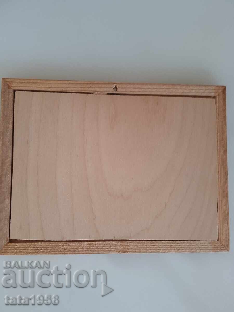 Licitație Tablou din chihlimbar baltic 17,5 cm * 23,5 cm Licitație Tablou din chihlimbar baltic 17,5 cm * 23,5 cm