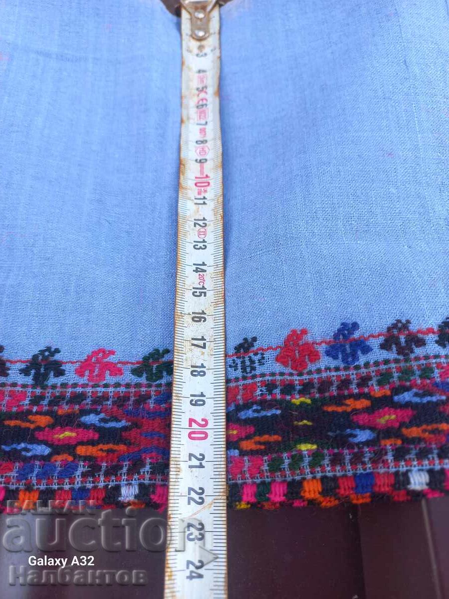 BRODERIE VECHE MOTIV TRADIȚIONAL FUSTĂ CĂMAȘĂ COSTUM POPULAR cu preț € 100.00 | 195.58 BGN BRODERIE VECHE MOTIV TRADIȚIONAL FUSTĂ CĂMAȘĂ COSTUM POPULAR cu preț € 100.00 | 195.58 BGN