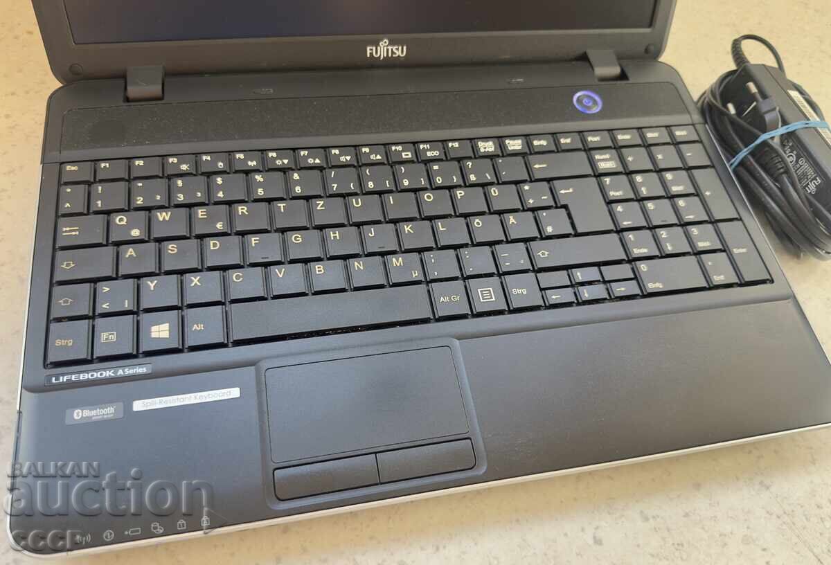 Livrarea Excelent! Laptop Fujitsu de 15 inchi Livrarea Excelent! Laptop Fujitsu de 15 inchi