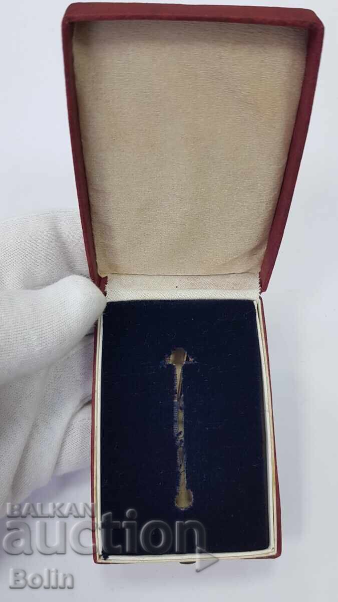 Livrarea Cutie de colecție pentru semn regal bulgăresc, insignă