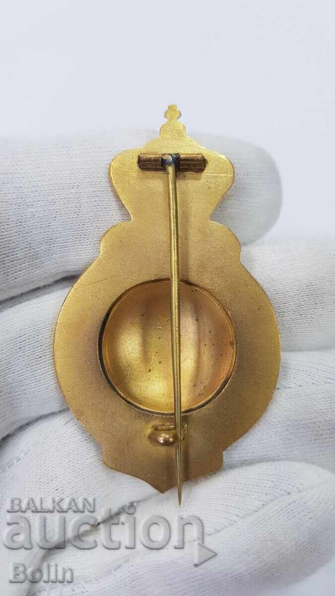 Rară insignă regală, Crucea Roșie - Ferdinand I + cutie cu preț € 320.00 | 625.87 BGN