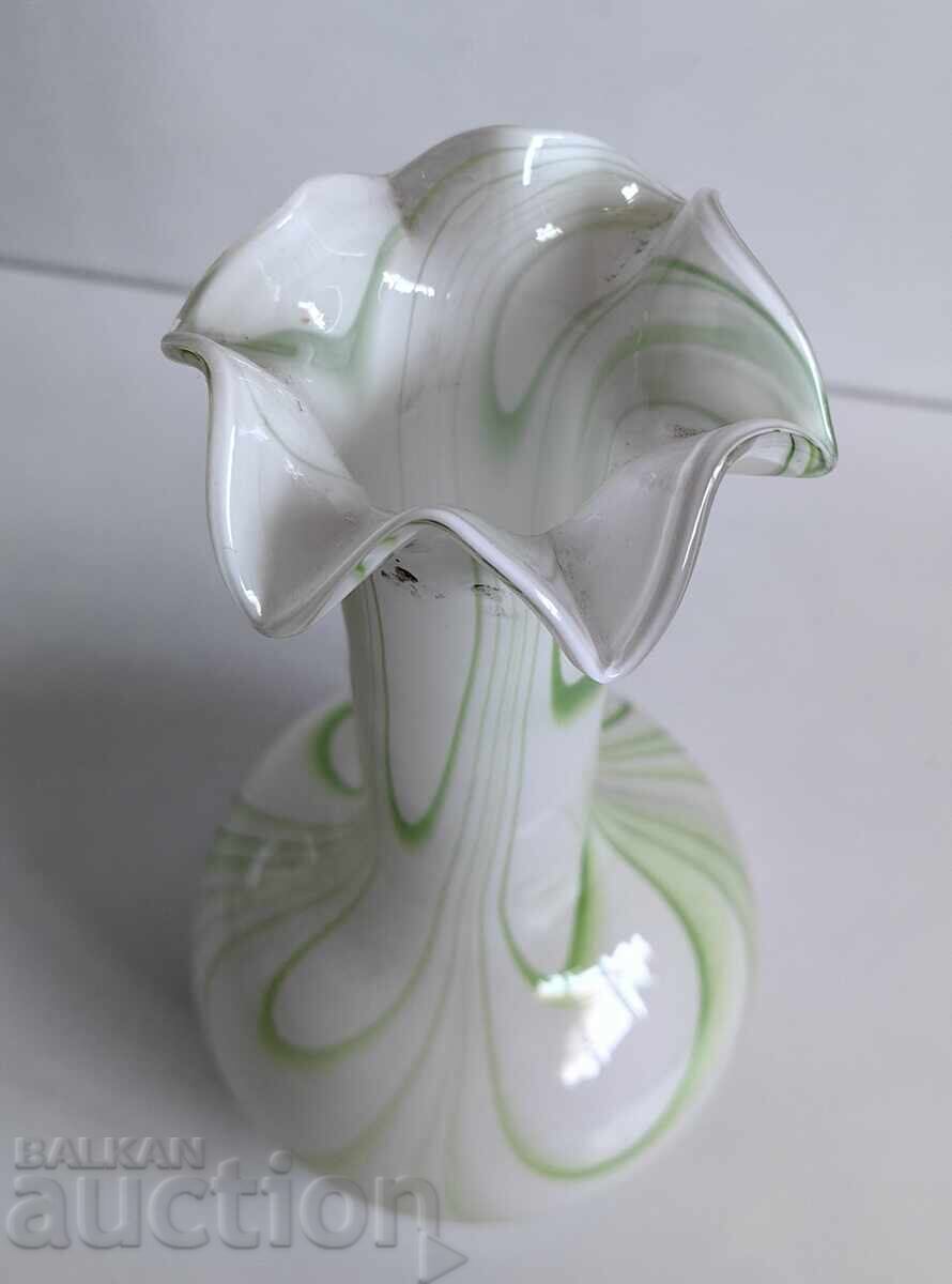 Delivery of OLD VASE BEAUTIFUL SHAPES BLOWN GLASS HEALTHY Delivery of OLD VASE BEAUTIFUL SHAPES BLOWN GLASS HEALTHY
