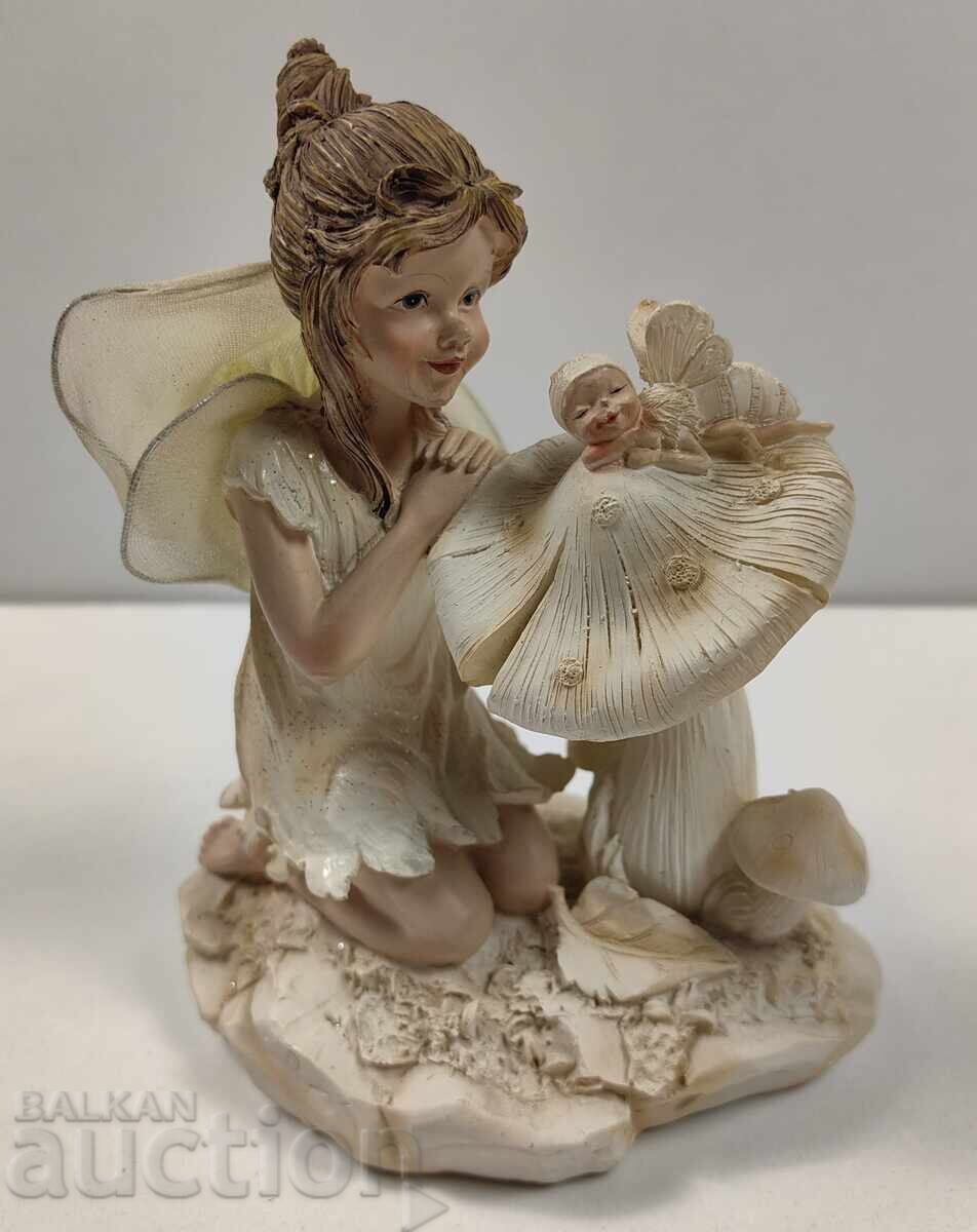 COMPOSITION GIRL CHILD BABY ANGEL MUSHROOM HEALTHY