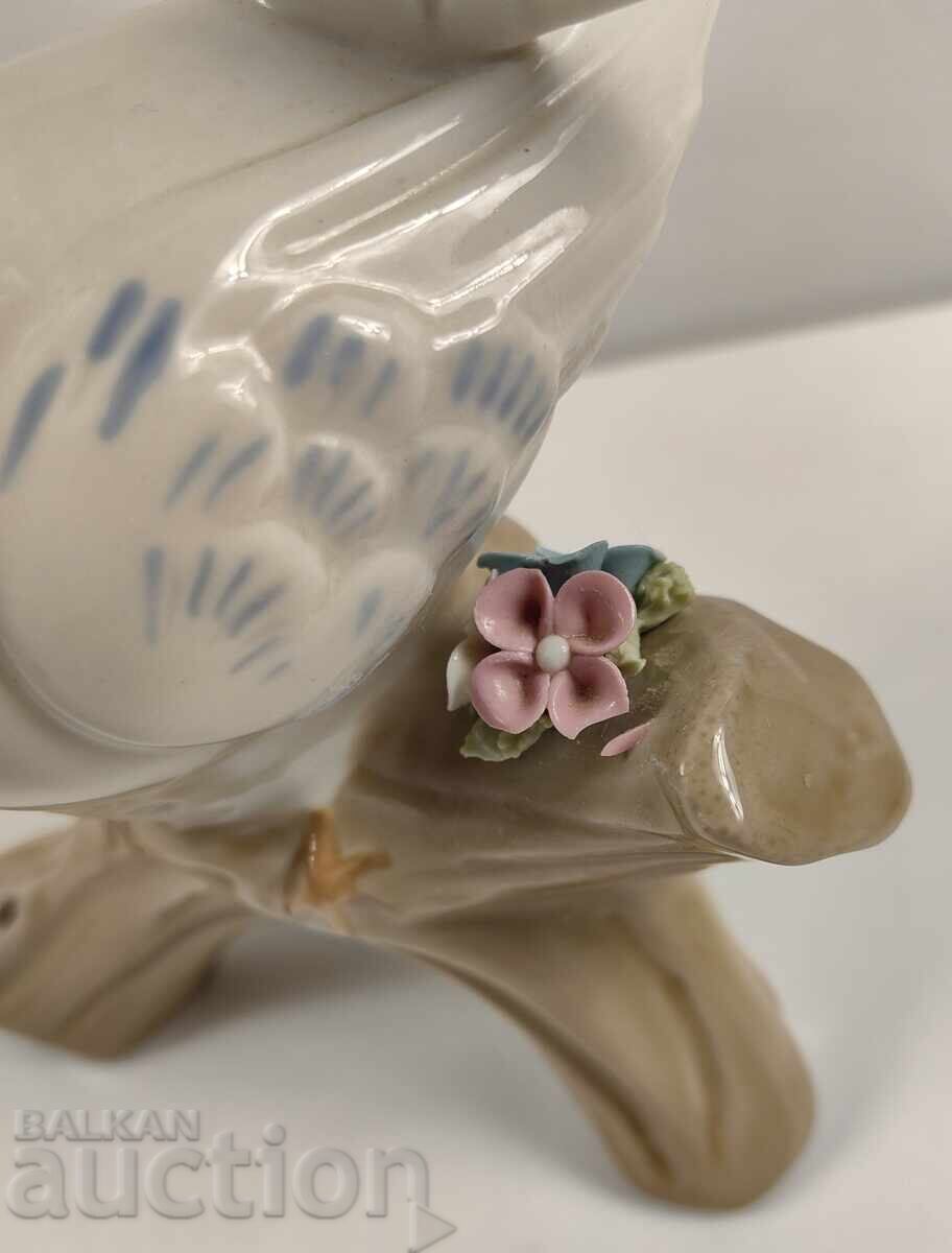 Auction  LARGE PORCELAIN FIGURE FIGURINE DOVE - THE FLOWER IS A SONG