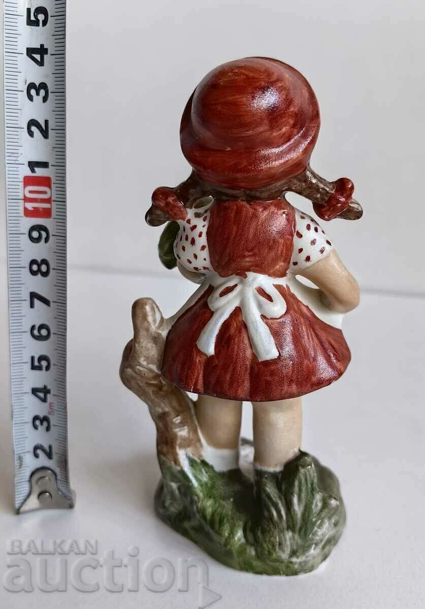 Auction  .PORCELAIN FIGURE THE RED RIDING RIDING STATUETTE MARKED