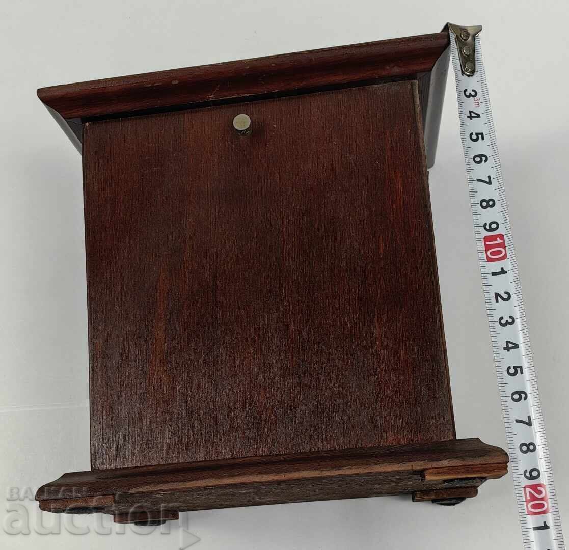 Table quartz clock on battery for decoration, does not work with price € 9.00 | 17.60 BGN Table quartz clock on battery for decoration, does not work with price € 9.00 | 17.60 BGN