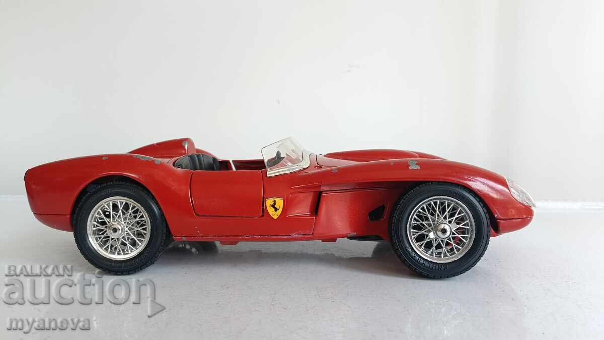 Ferrari 250 Testa Rossa от 1957 г. в мащаб 1:18, Bburago с цена € 45.00 | 88.01 лв.