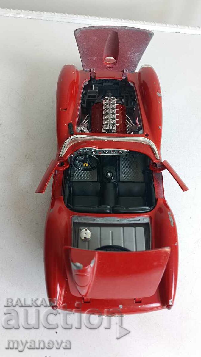 Доставка на Ferrari 250 Testa Rossa от 1957 г. в мащаб 1:18, Bburago