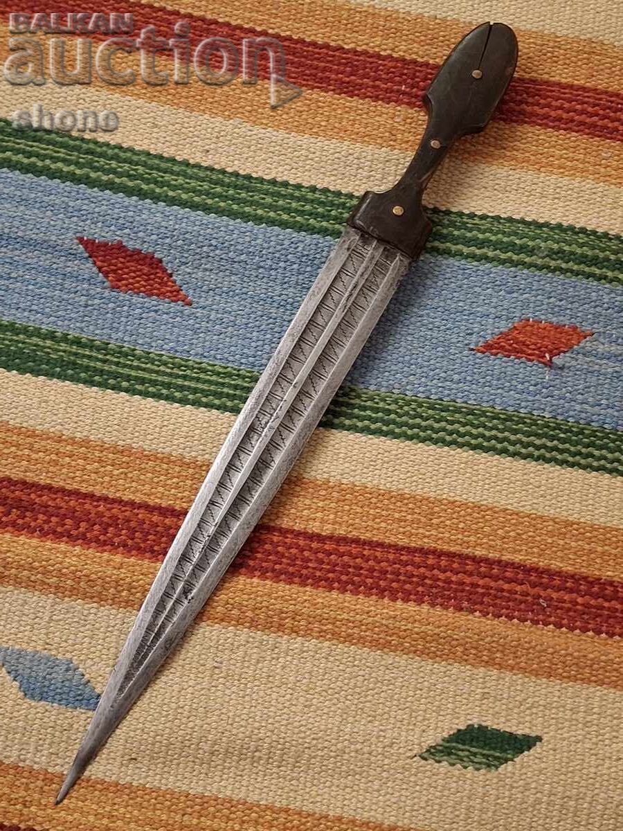 Pumnal, cuțit, iatagan, karakulak, kama, sabie cu preț € 490.00 | 958.36 BGN
