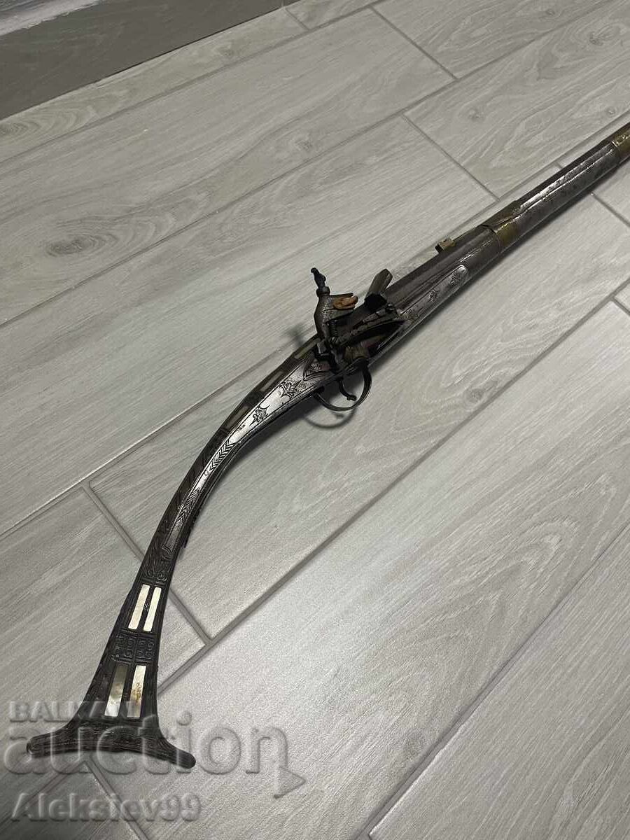 Flintlock Arnaut musket with price € 3000.00 | 5867.51 BGN