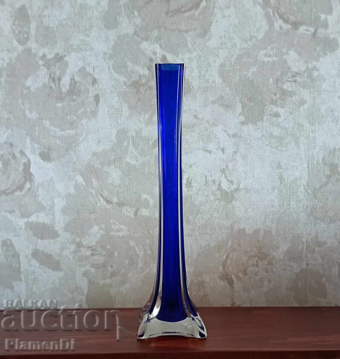 Vază de artă retro din sticlă albastru cobalt și transparent - Sommerso cu preț € 15.00 | 29.34 BGN