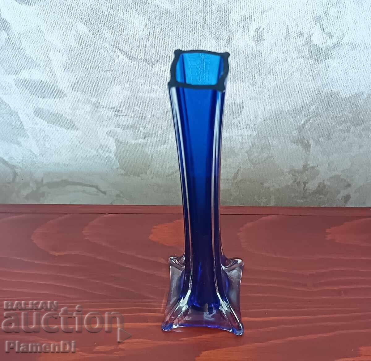 Livrarea Vază de artă retro din sticlă albastru cobalt și transparent - Sommerso