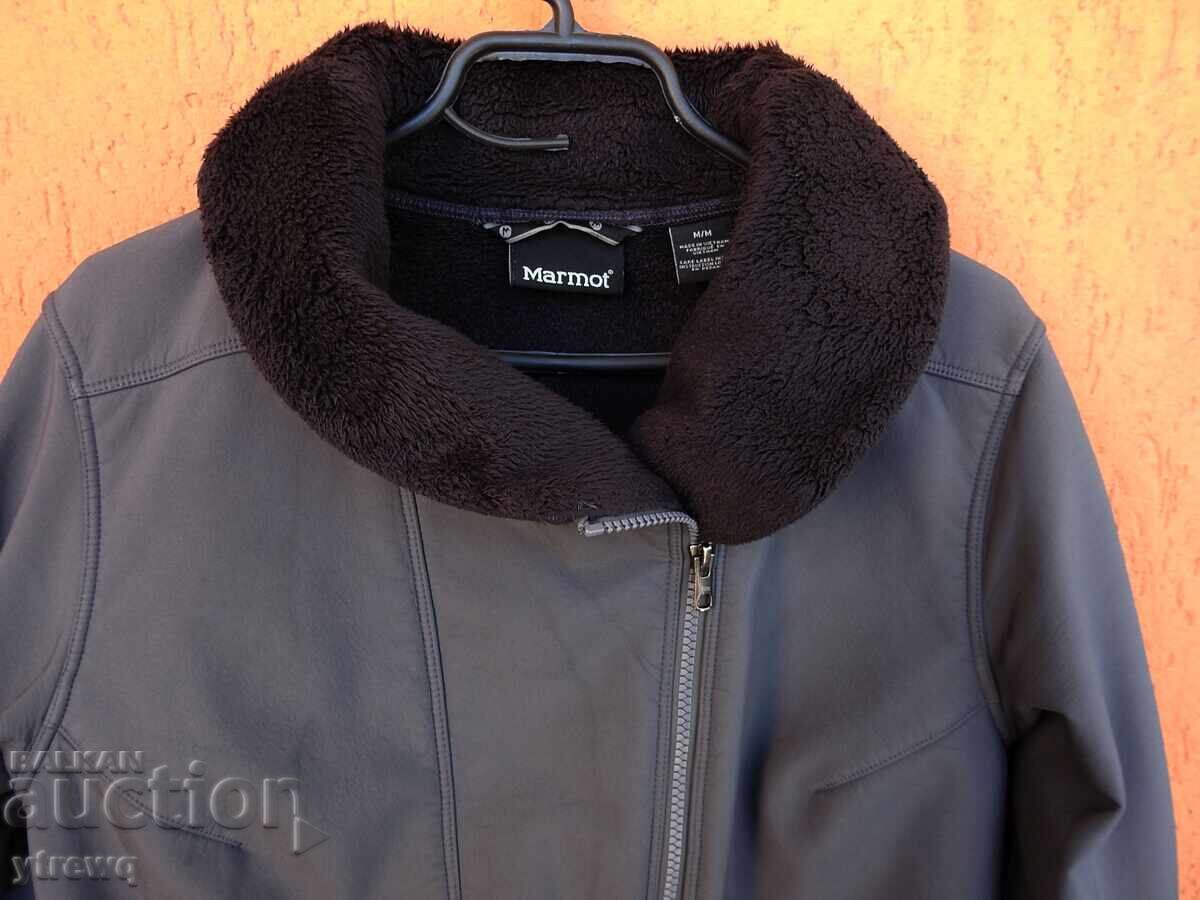 Дамско зимно яке Marmot софтшел (М) с цена € 19.00 | 37.16 лв. Дамско зимно яке Marmot софтшел (М) с цена € 19.00 | 37.16 лв.