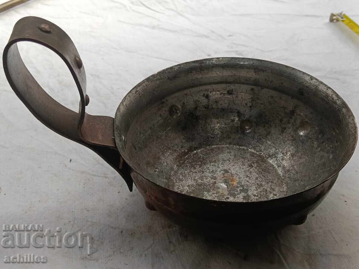 Χάλκινη κούπα από μοναστηριακή βρύση με τιμή € 10.00 | 19.56 BGN