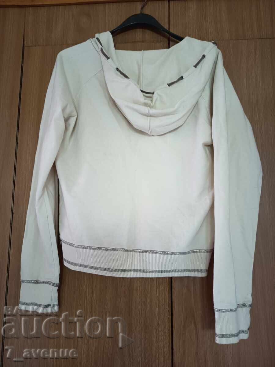 SWEATSHIRT. beautiful, comfortable, elegant with price € 9.00 | 17.60 BGN