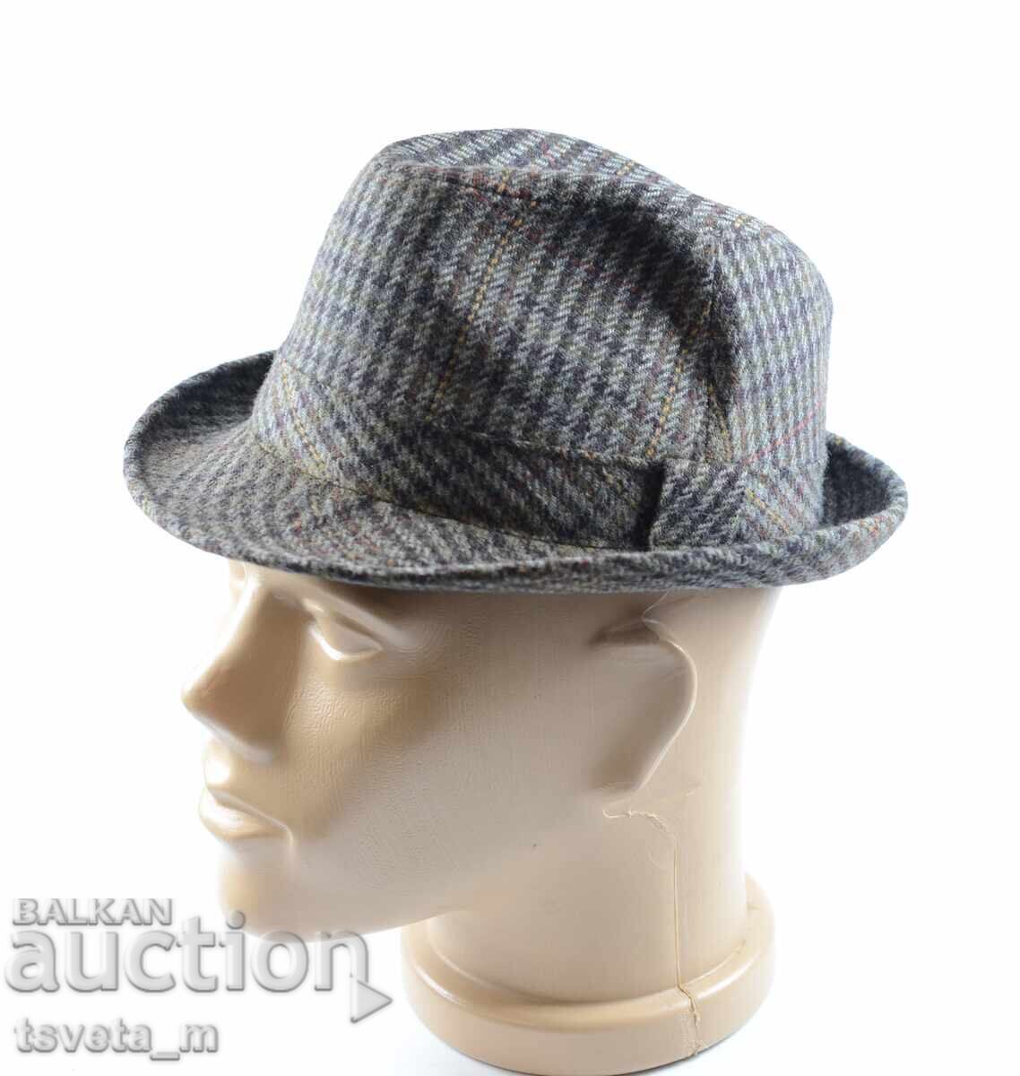 Căciulă de iarnă vintage pentru bărbați CANDA cu preț € 12.00 | 23.47 BGN
