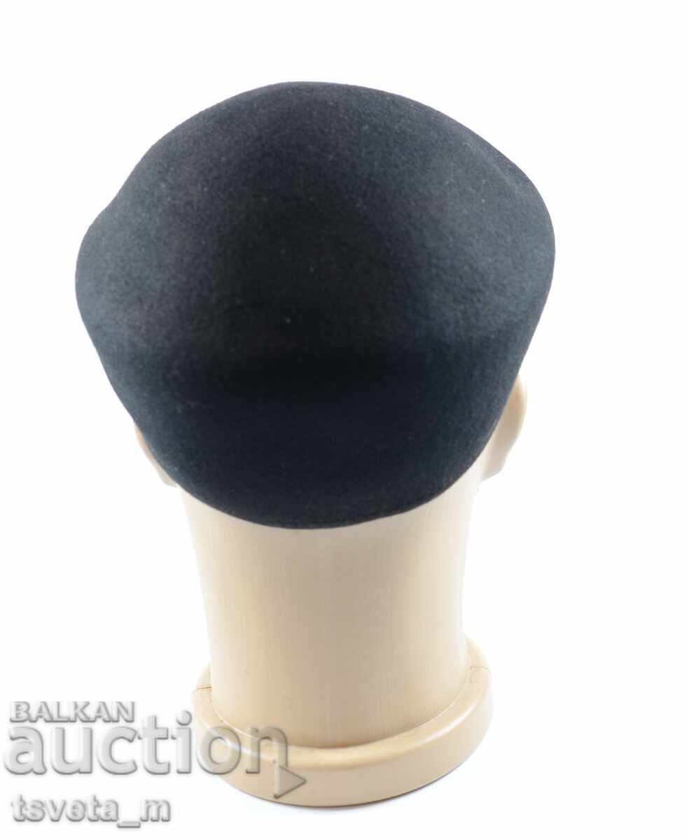 Delivery of Vintage classic black wool men's flat cap Delivery of Vintage classic black wool men's flat cap
