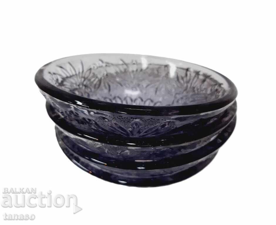 Auction  Retro purple glass dessert bowls, set of 4