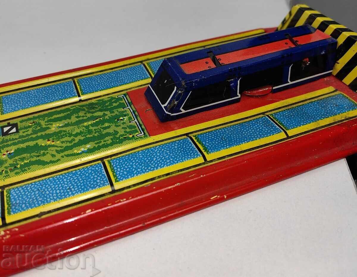 CHILDREN'S TIN TOY WITHOUT KEY - 7