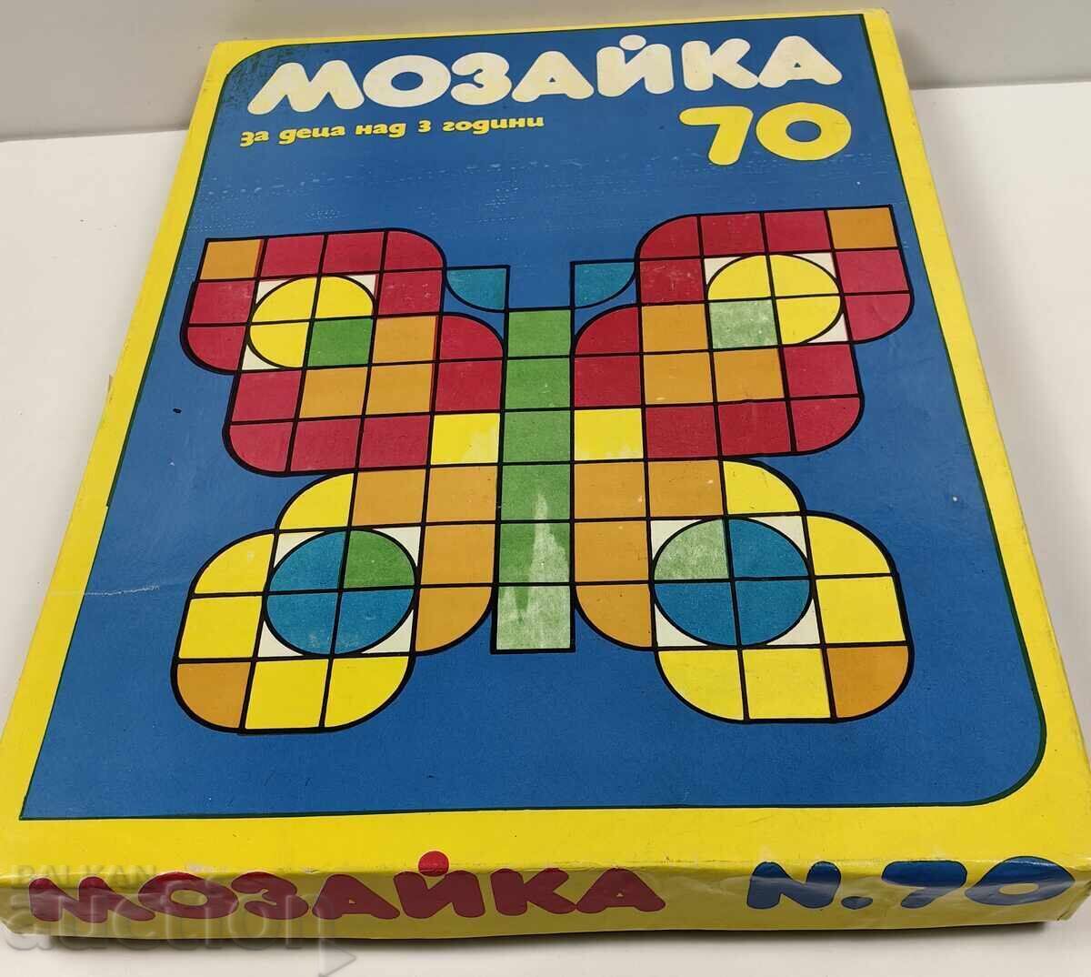 Livrarea JOC DE MASĂ SOCIAL MOSAIC ÎN CUTIE JUCĂRIE DE COPII Livrarea JOC DE MASĂ SOCIAL MOSAIC ÎN CUTIE JUCĂRIE DE COPII