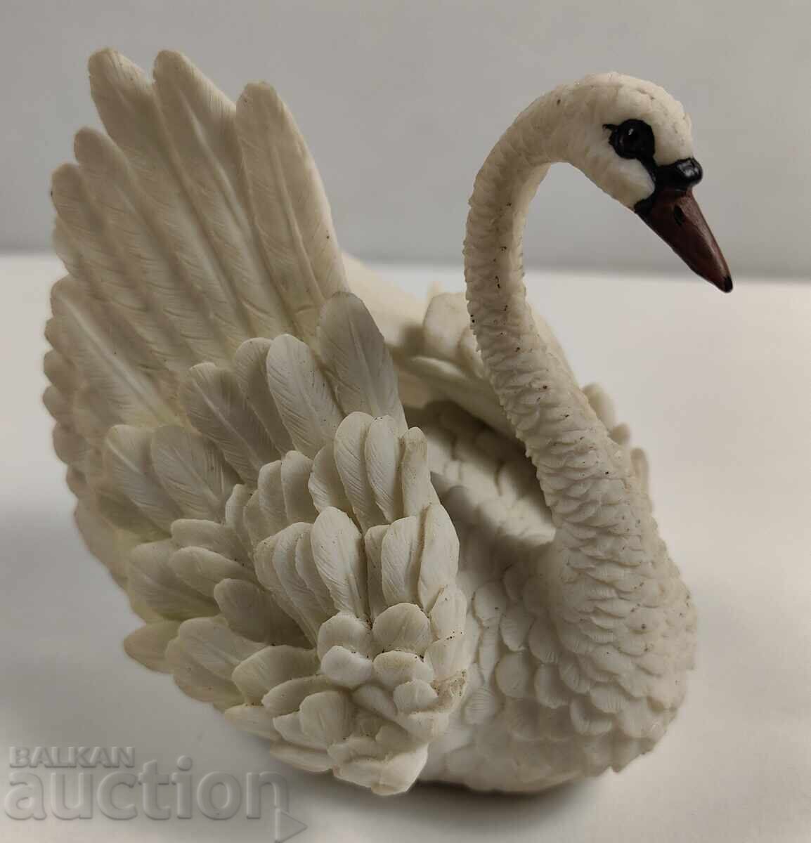 SWAN FIGURE STATUETTE HEALTHY MATERIAL UNKNOWN