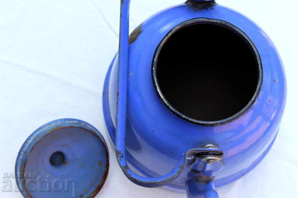 , AN OLD ENAMELED METAL KETTLE POT FOR DECORATION - 5