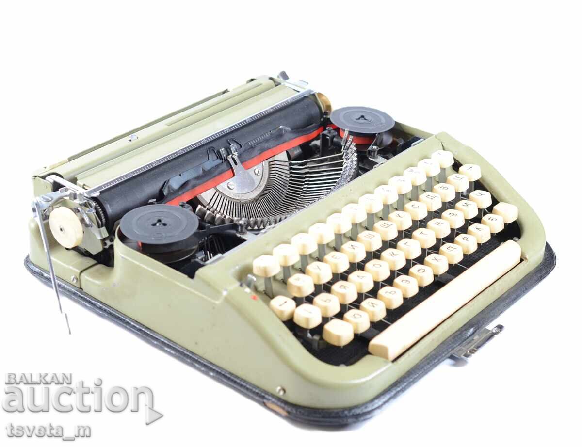Delivery of Bulgarian portable typewriter "Maritsa" socialist era