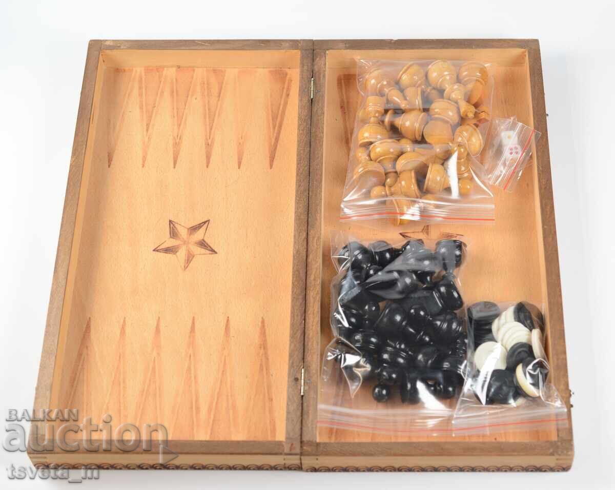Delivery of Wooden Chess and Backgammon 34 x 34 cm Delivery of Wooden Chess and Backgammon 34 x 34 cm