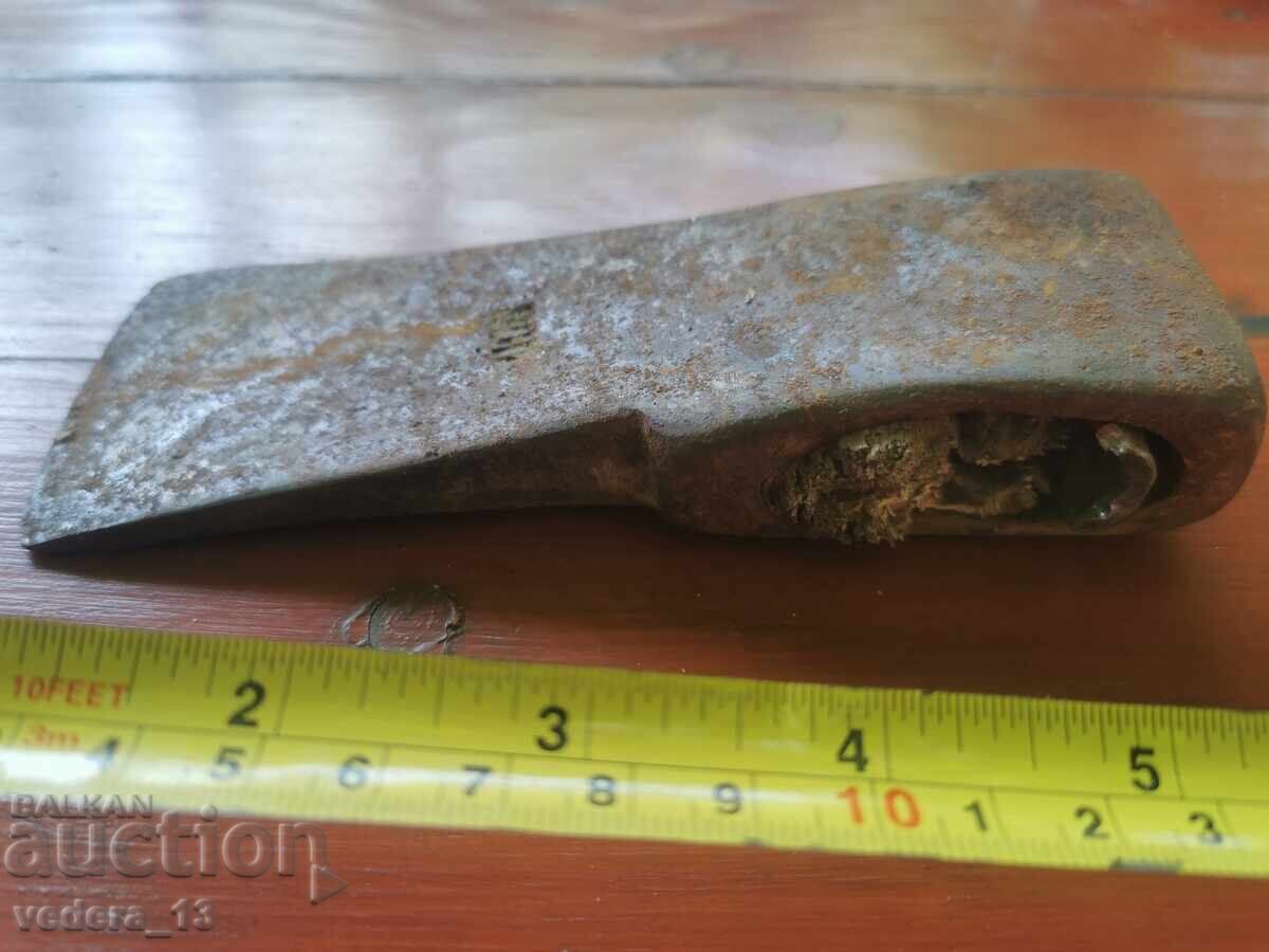 СТАРА БРАДВА с цена € 8.00 | 15.65 лв.