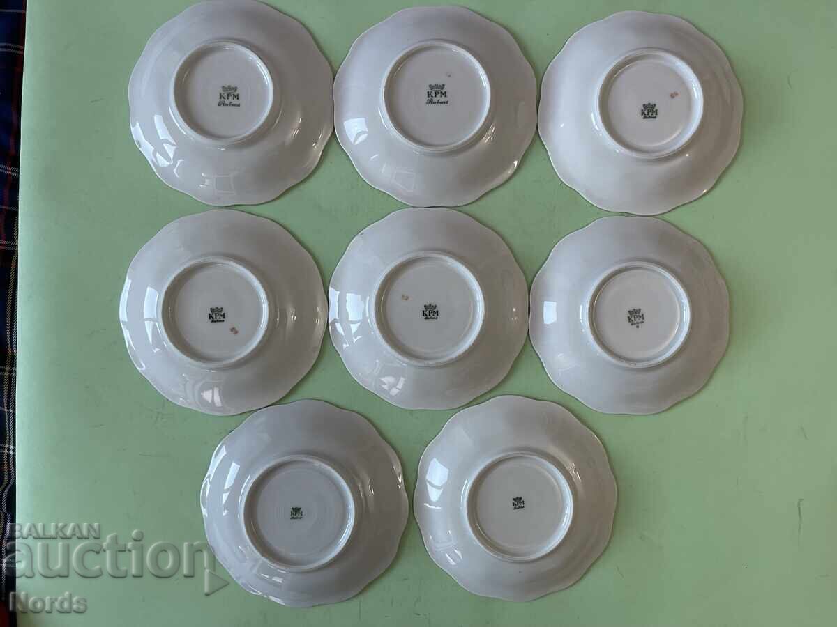 Delivery of German KPM porcelain saucers
