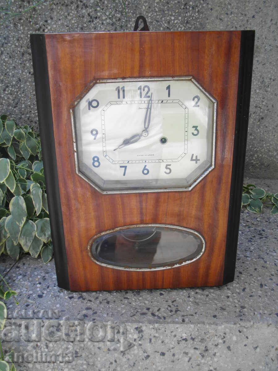 CEAS DE PERETE VECHI YANTAR cu preț € 45.00 | 88.01 BGN CEAS DE PERETE VECHI YANTAR cu preț € 45.00 | 88.01 BGN