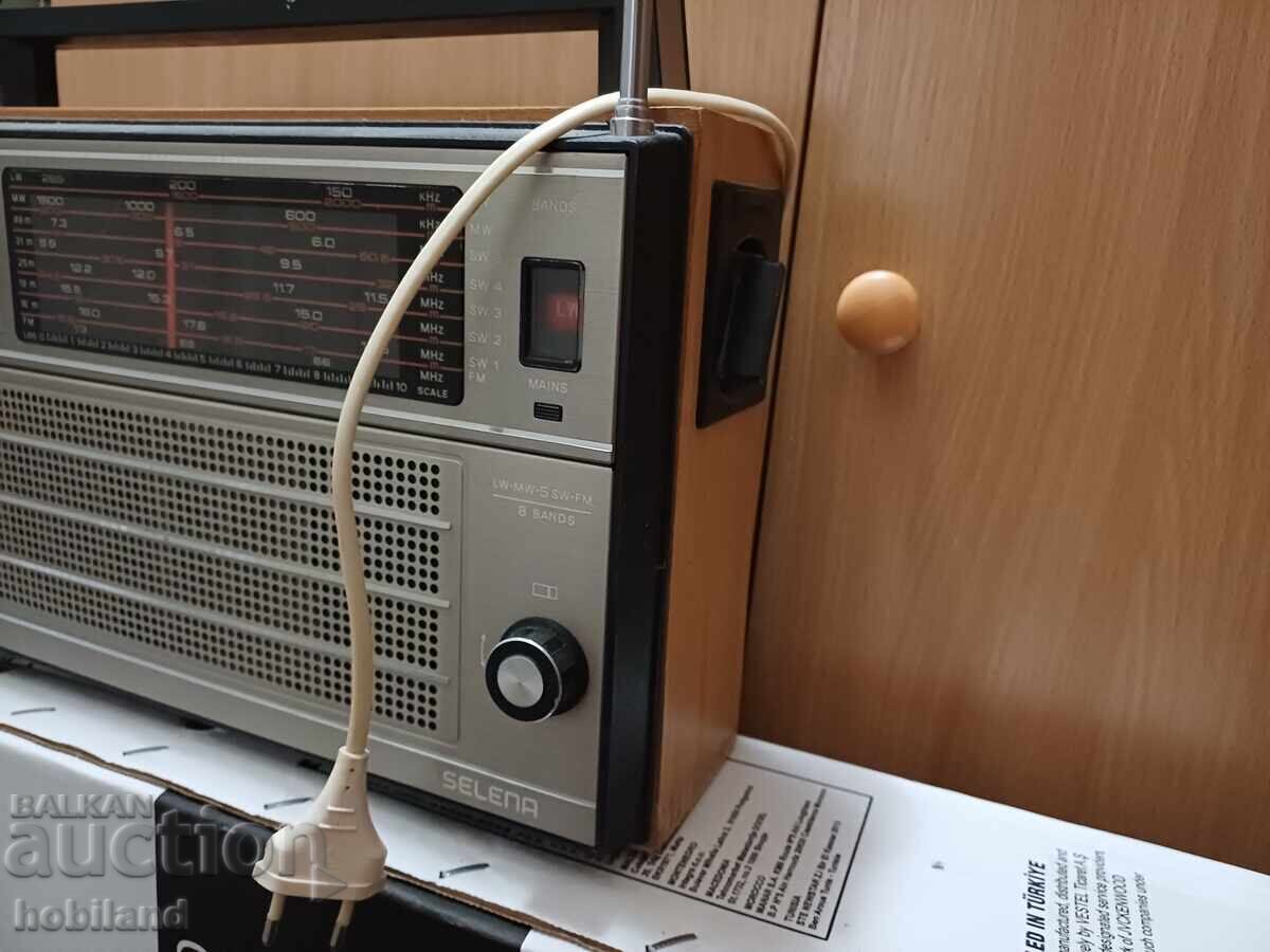 Selena Radio IN COLLECTIBLE CONDITION with price € 20.01 | 39.14 BGN