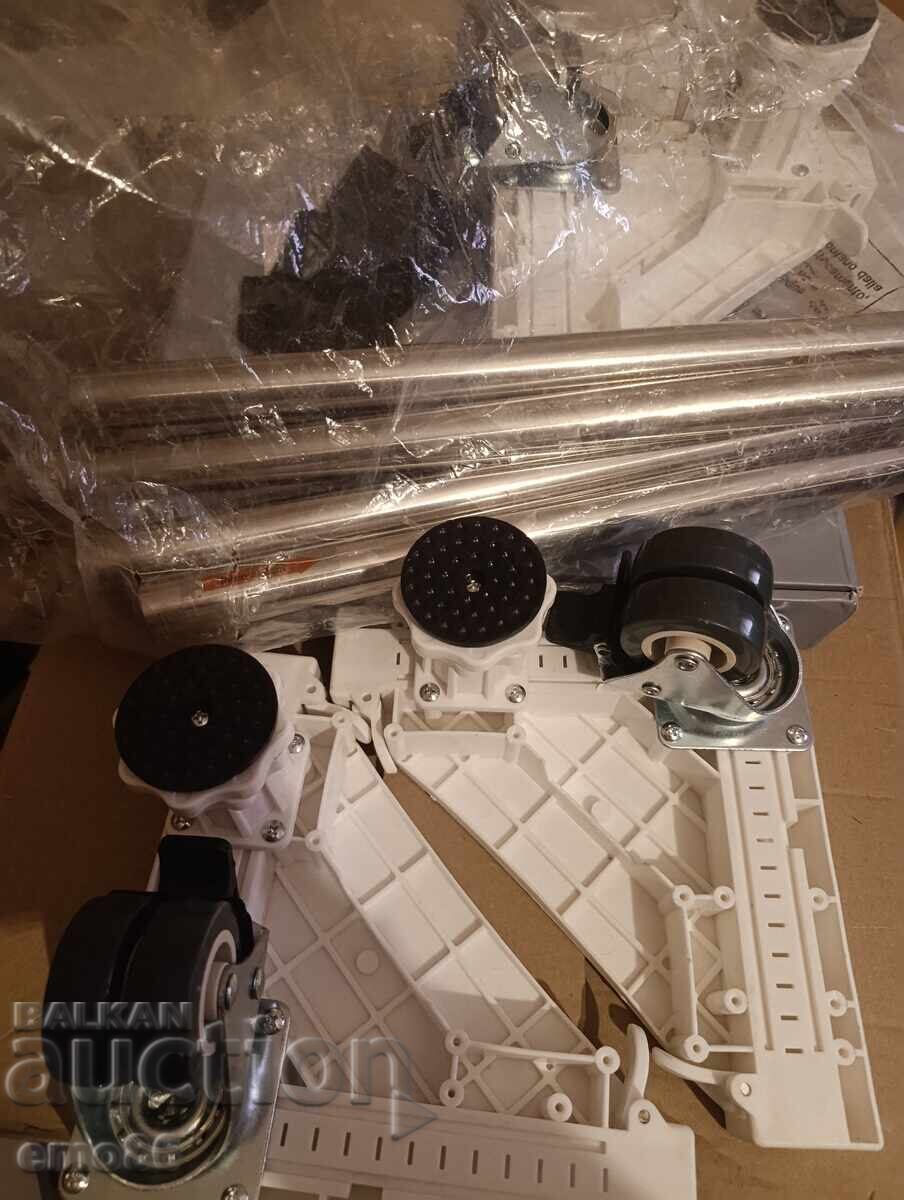3 stands with wheels