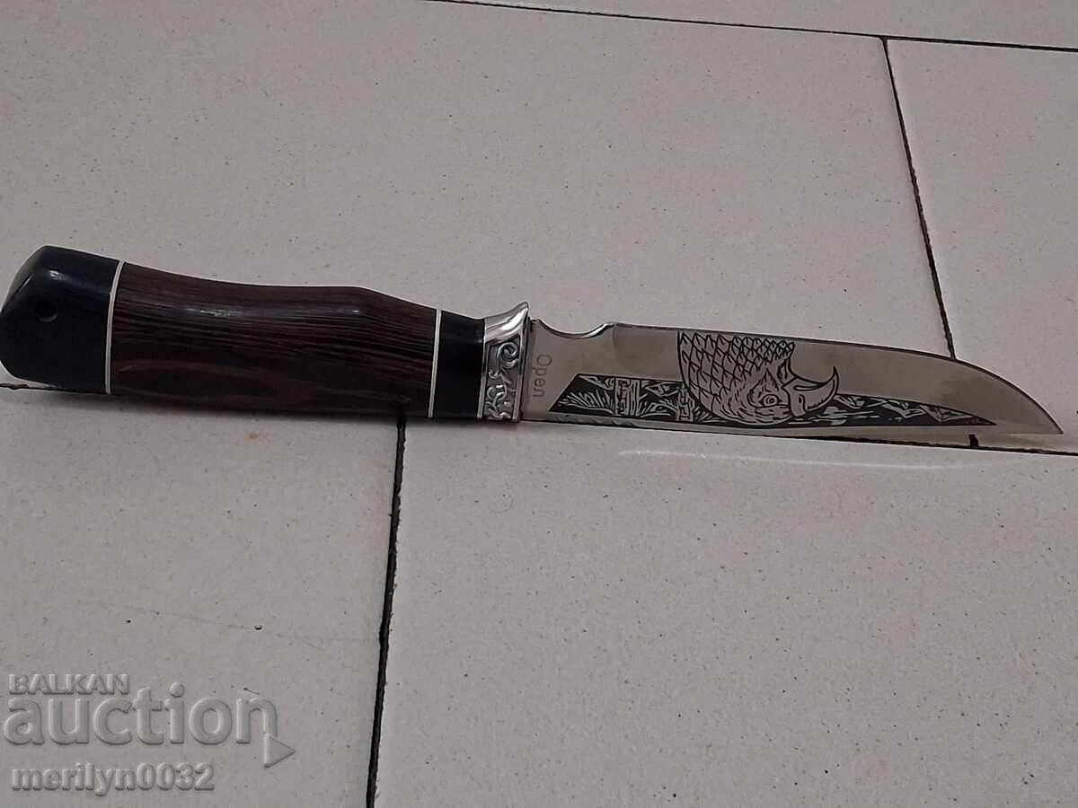 Delivery of Hunting knife with sheath and engravings