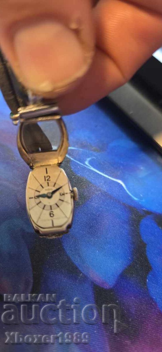 Ceas mecanic de damă vintage FESTA – Art Deco, piesă rară cu preț € 20.00 | 39.12 BGN