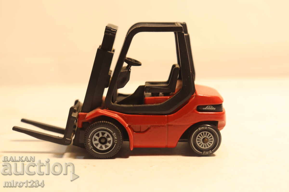 MODEL CAMION STIVUITOR SIKU 1/50