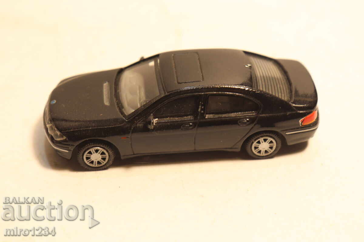 1/72 BMW 7 MODEL MAȘINUȚĂ cu preț € 1.20 | 2.35 BGN