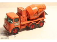 MATCHBOX KING SIZE CONCRETE MIXER TRUCK MODEL