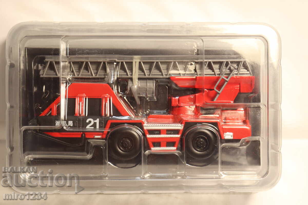 MODEL MAȘINUȚĂ CAMION DE POMPIERI MORITA 1/64