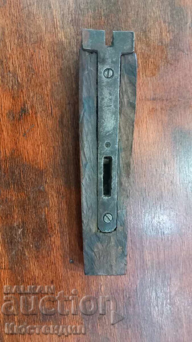 Auction  Forend of a hunting shotgun