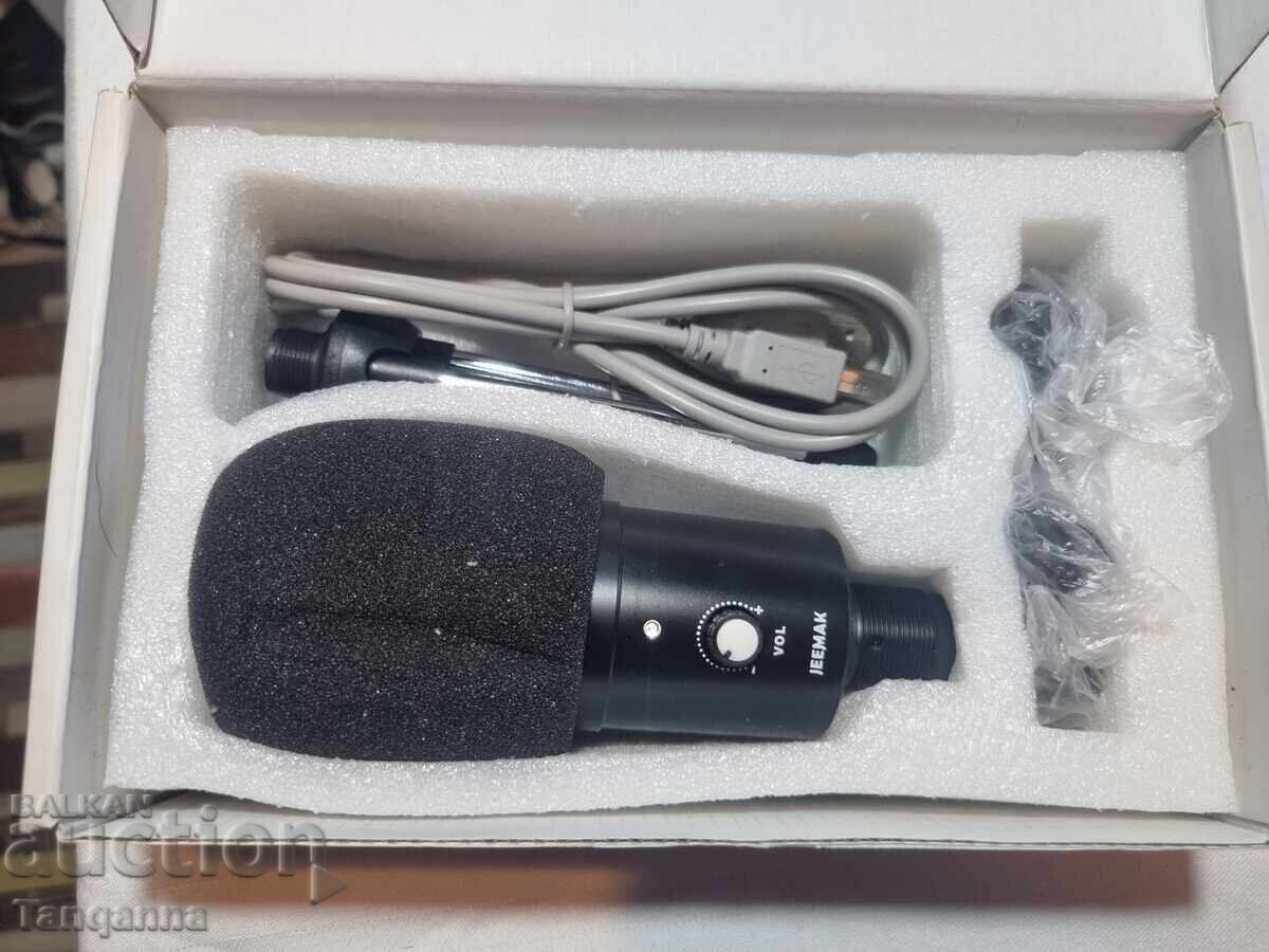 Microfon pe stativ pentru podcast cu preț € 15.00 | 29.34 BGN Microfon pe stativ pentru podcast cu preț € 15.00 | 29.34 BGN