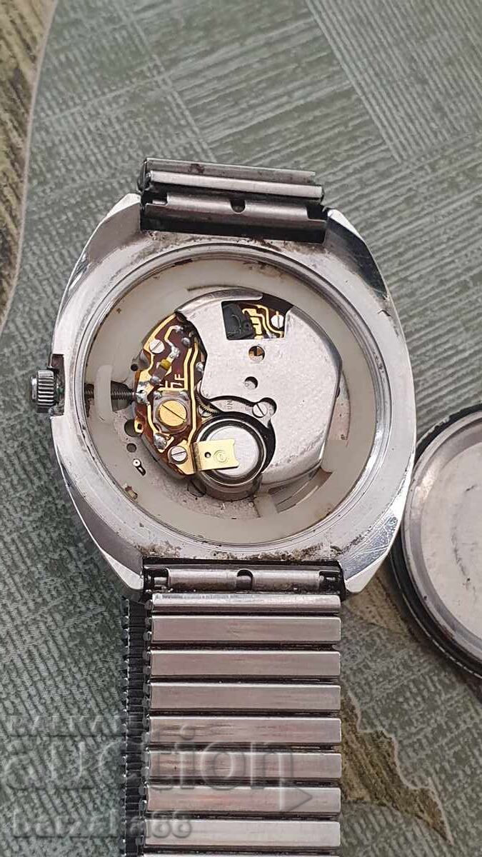 Доставка на Мъжки Citizen Crystron