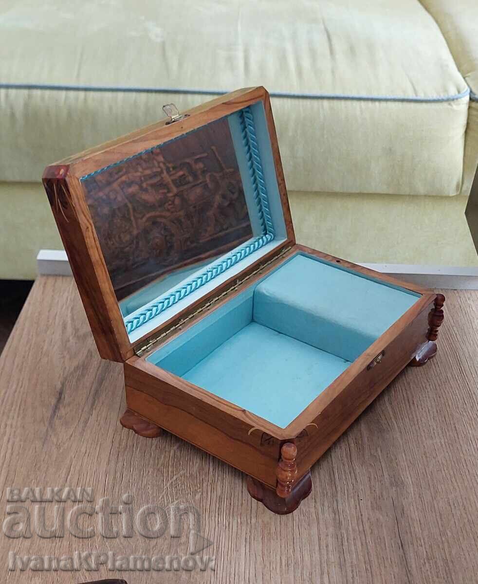 Wooden jewelry box for connoisseurs