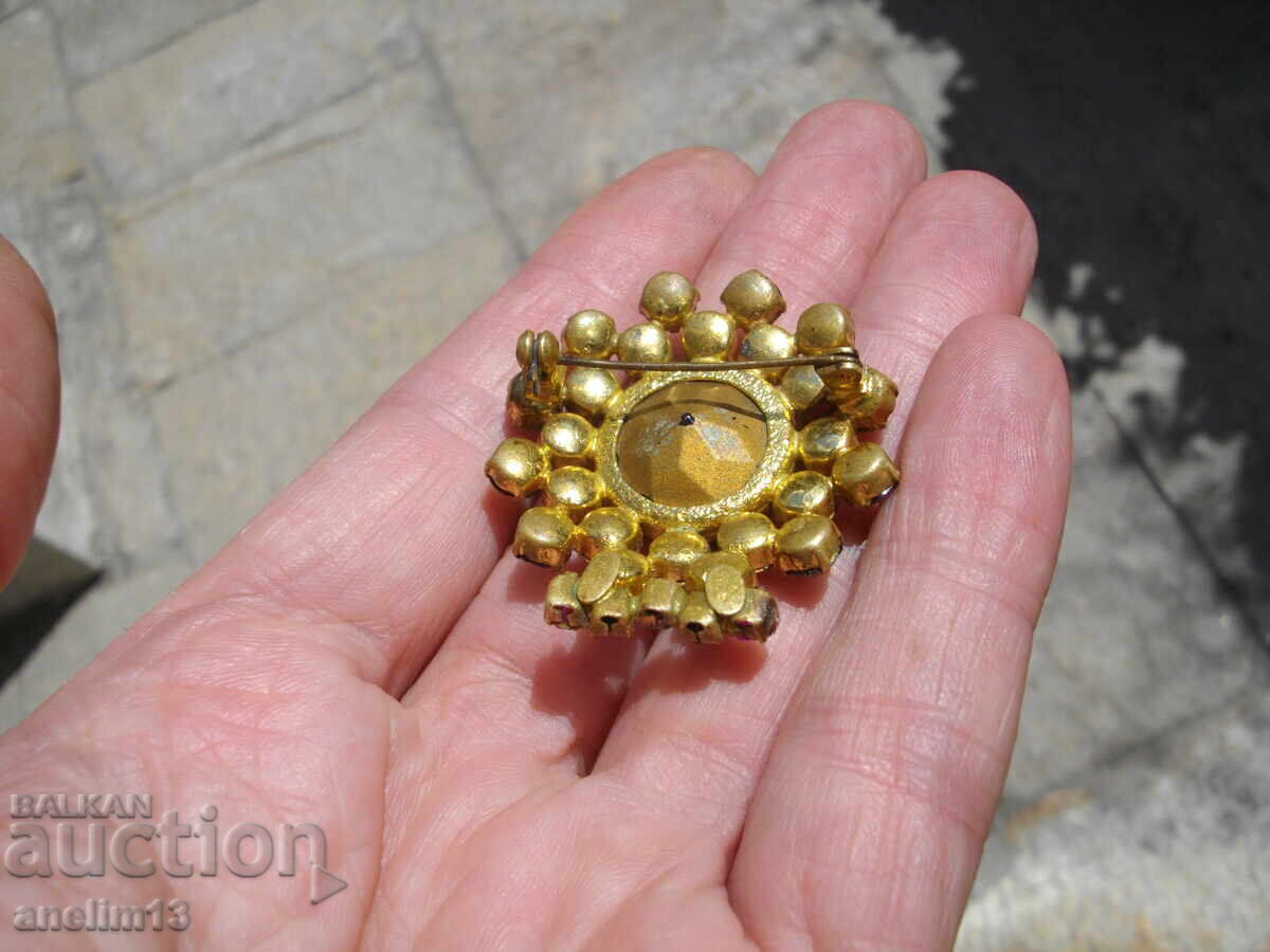 OLD BROOCH - 7