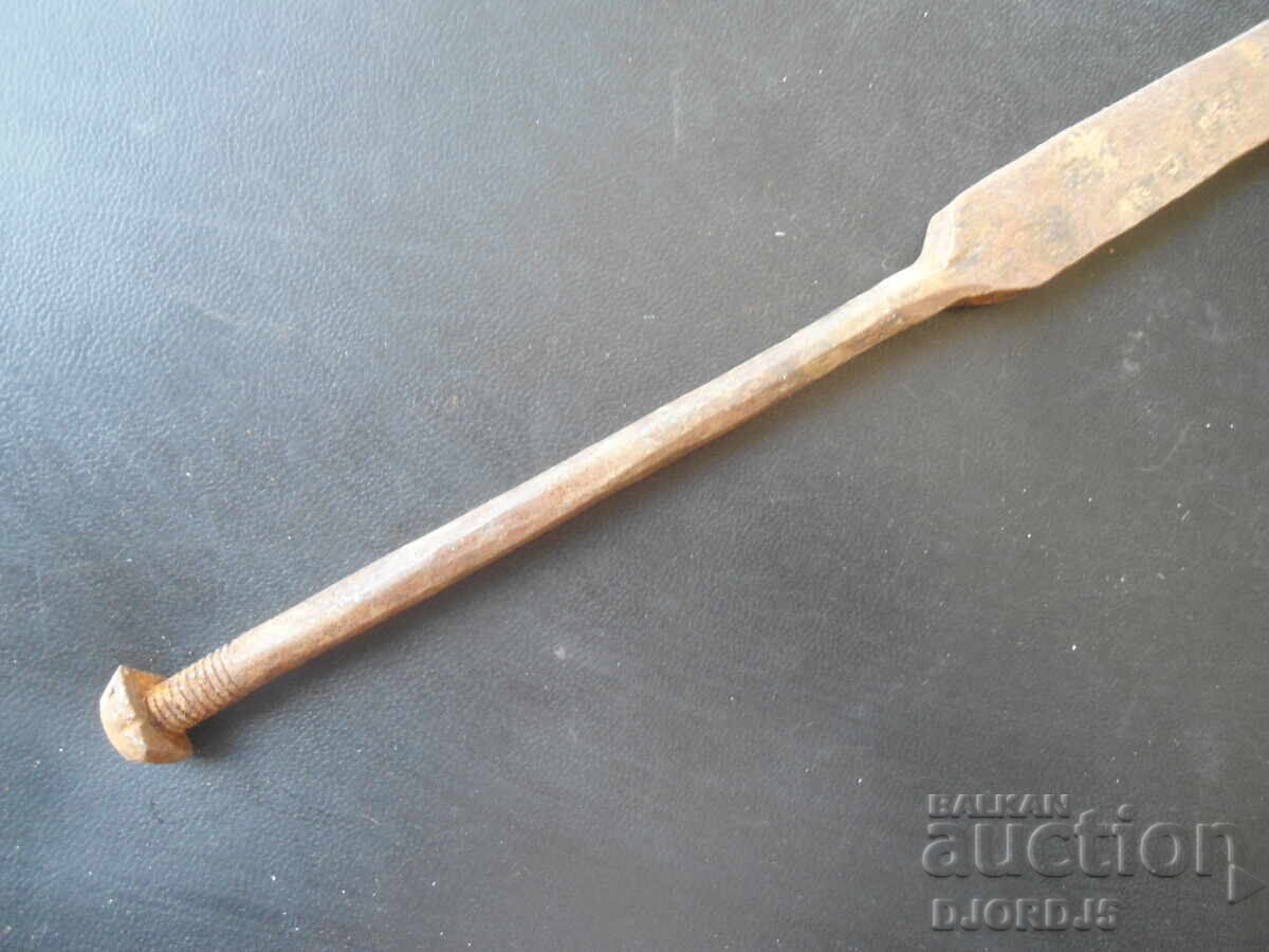 Auction  An old craft tool