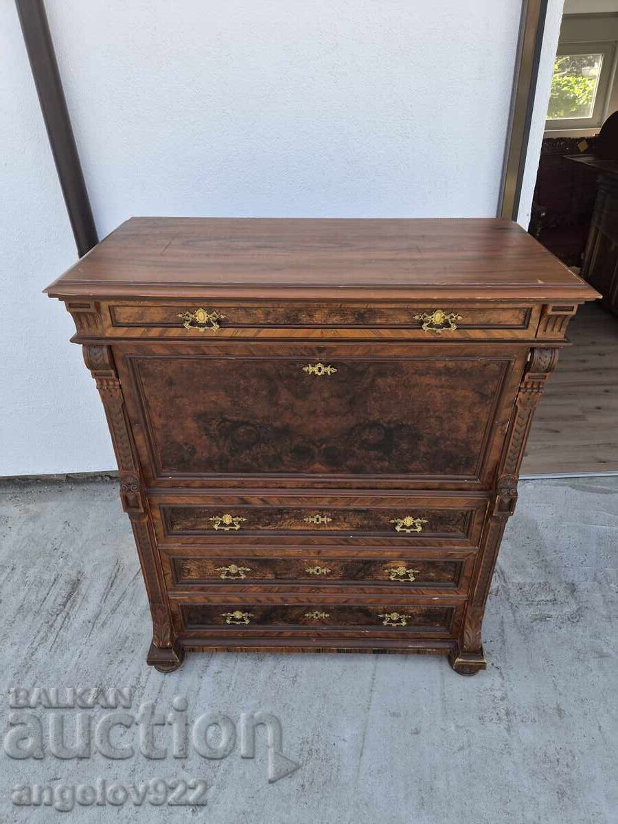 Auction  Beautiful vintage solid wood desk!!!