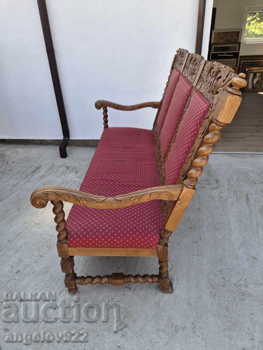 Delivery of Vintage antique Victorian Gothic style sofa!!! Delivery of Vintage antique Victorian Gothic style sofa!!!