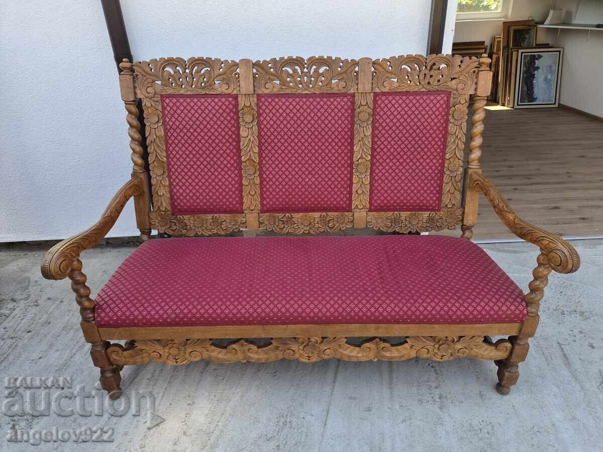 Vintage antique Victorian Gothic style sofa!!! Vintage antique Victorian Gothic style sofa!!!